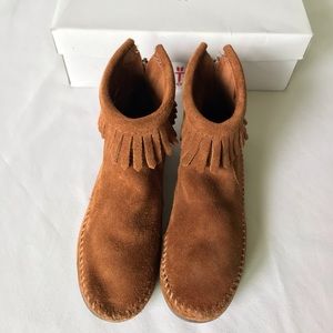 Girls Minnetonka Brown Moccasins 13